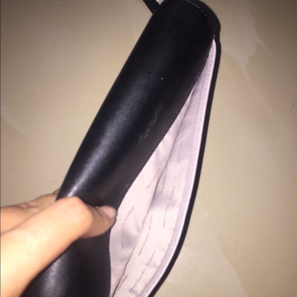 MICHAEL KORS clutch purse - Picture 8 of 8